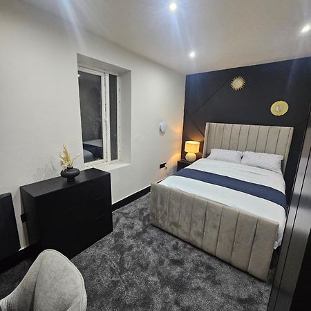 Springwood Villa ハダーズフィールド エクステリア 写真