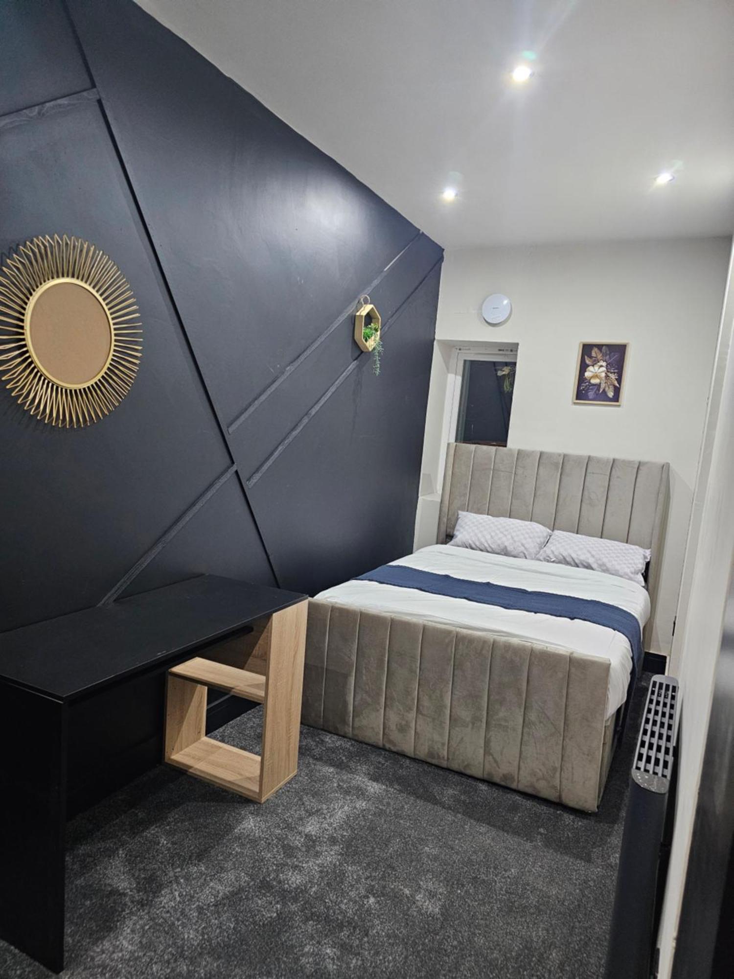 Springwood Villa ハダーズフィールド エクステリア 写真